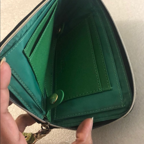 Perillini olive green wristlet - Picture 7 of 16